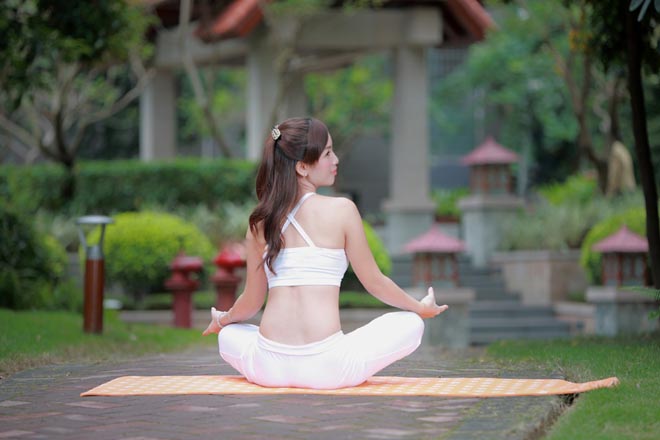 减肥又能平复心情的瑜伽金刚坐