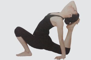 瑜伽体式-单腿鸽王二式
