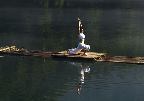 “维持”—几种基本的瑜伽体位法