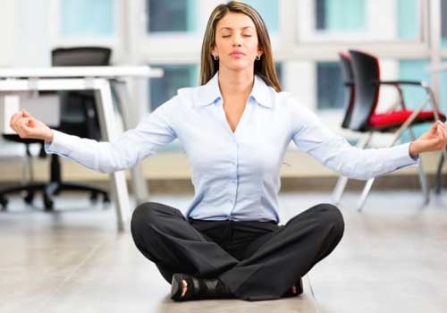 一周减压瑜伽：站立提臀，让臀部更放松