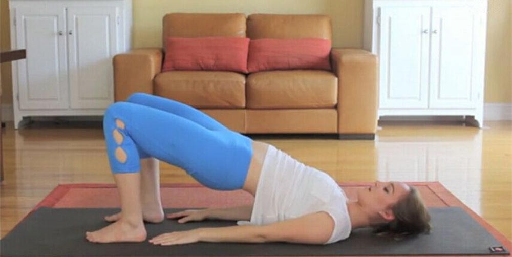 30天瑜伽挑战：背下部锻炼