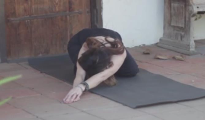 第48天：高强度的流瑜伽练习课堂
