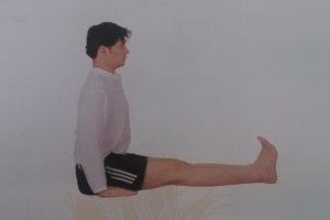 印度瑜伽美腹瑜伽—背部前屈伸展