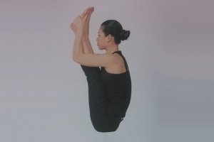 瑜伽体式-脸朝上背部伸展第一式