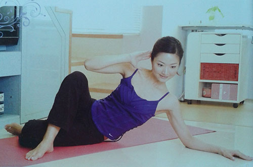 侧身仰卧起坐-高效塑腰减肥瑜伽