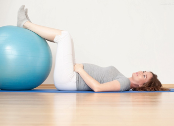 孕妇必学6式瑜伽 改善孕期抽筋