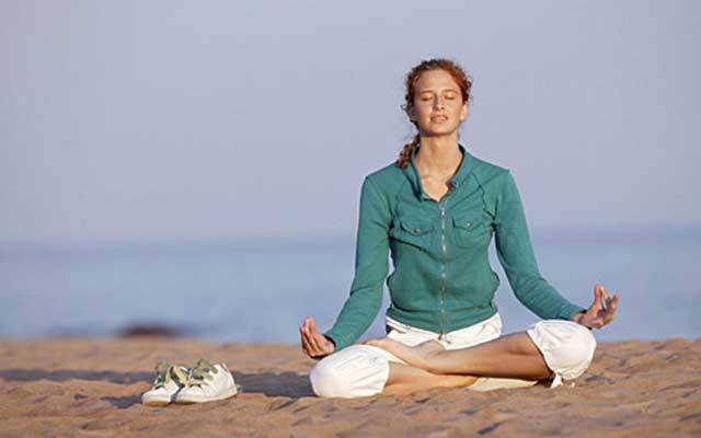 放松心灵的瑜伽怎么做？