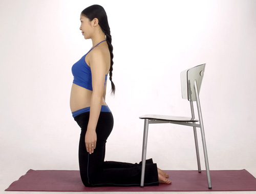 孕妇瑜伽轻松学 小小椅子有妙用