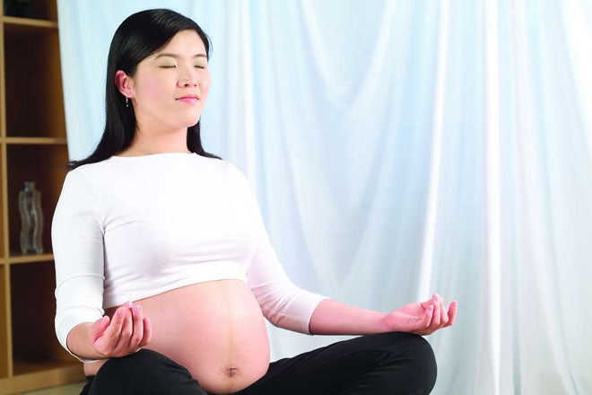 孕妈咪的办公室瑜伽 缓解全身酸