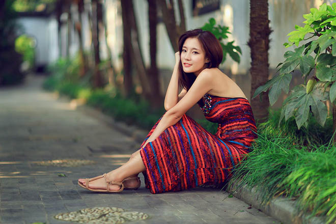 塑造美臀，前屈伸展式