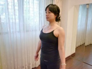 视线与肩颈，办公时的小动作