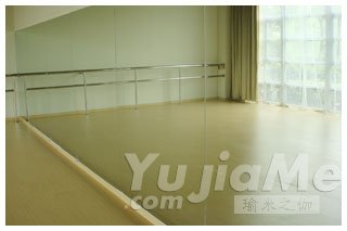 铂凌瑜伽舞蹈学院