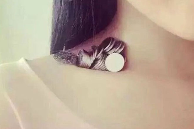 瑜伽体操，练就性感迷人锁骨风情